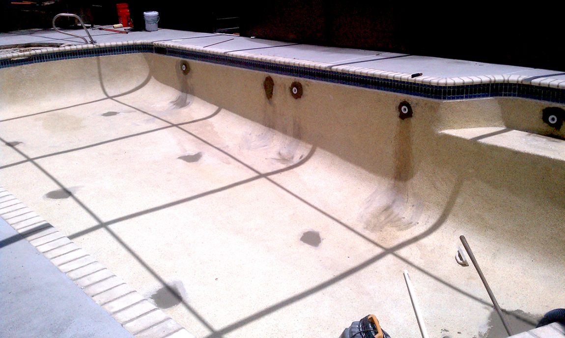 painting a fibreglass pool