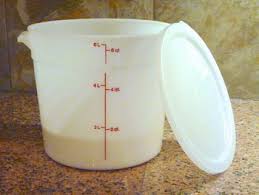 5 Quart Measuring Container